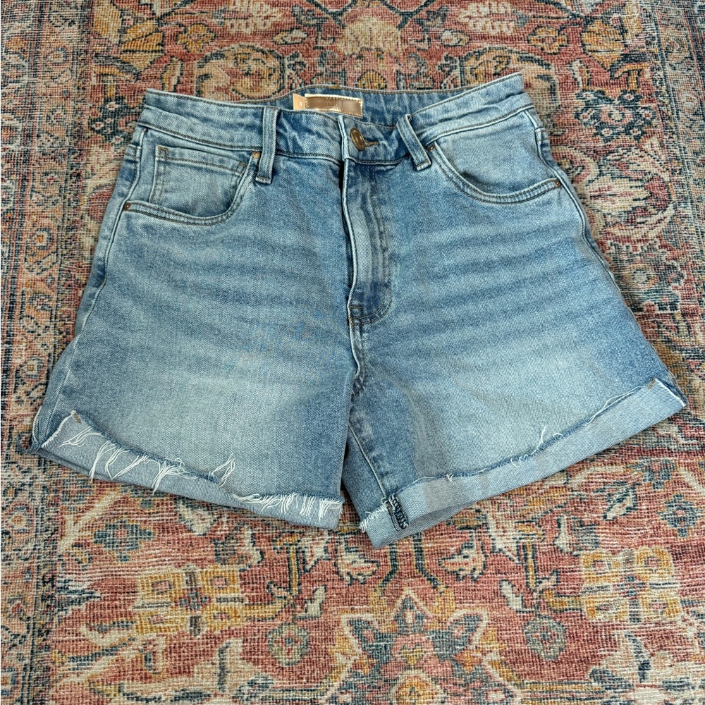 Kut from the Kloth Jane High Rise Short